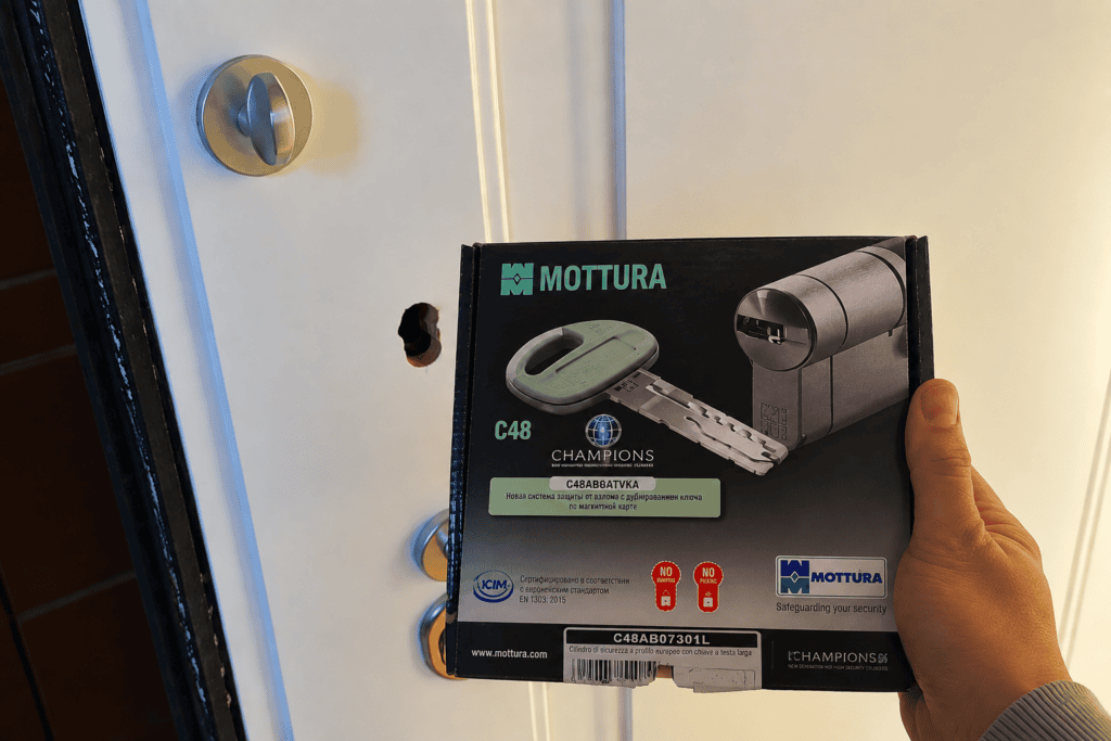 Замена личинки Mottura