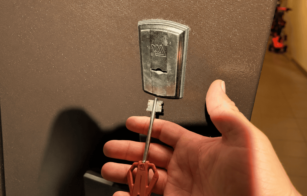 Вскрытие замка Master lock